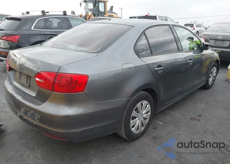 2011 Volkswagen Jetta 2.0L S z USA, uszkodzony, nr VIN 3VW2K7AJ1BM395810